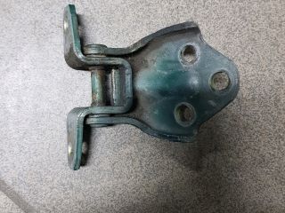 bontott MITSUBISHI L 200 Bal első Felső Zsanér