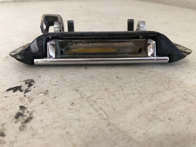 bontott MITSUBISHI L 200 Bal első Külső Kilincs