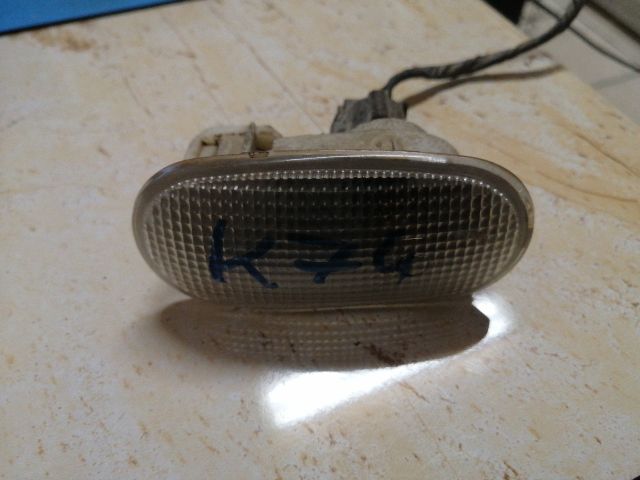 bontott MITSUBISHI L 200 Bal első Sárvédő Irányjelző