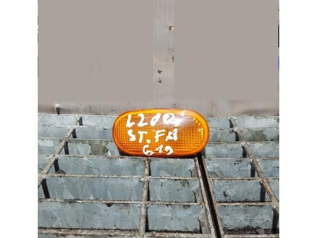 bontott MITSUBISHI L 200 Bal első Sárvédő Irányjelző