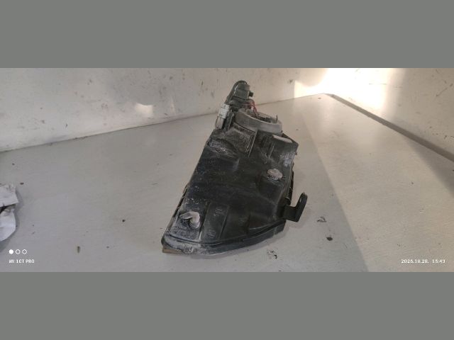 bontott MITSUBISHI L 200 Bal Fényszóró