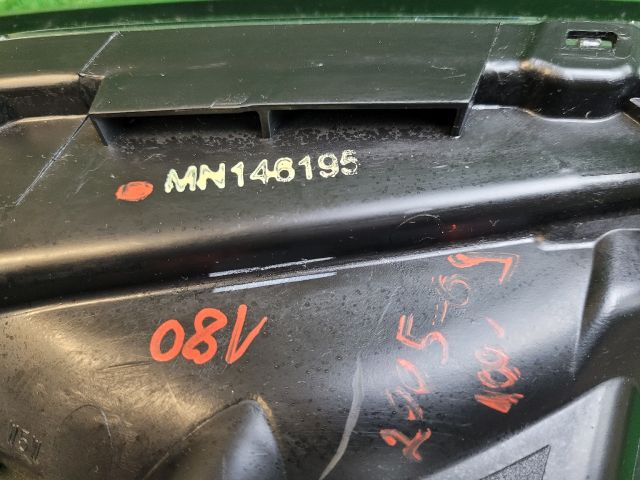 bontott MITSUBISHI L 200 Bal Fényszóró