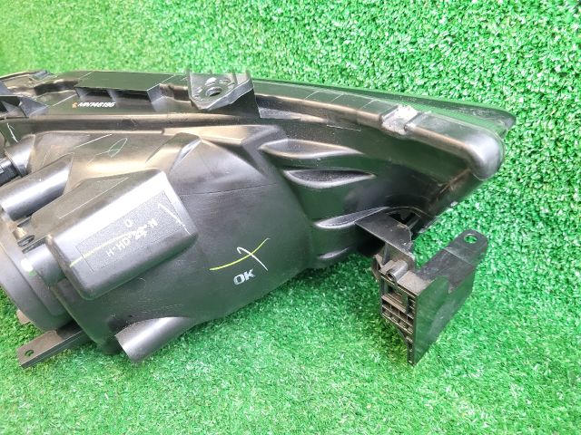 bontott MITSUBISHI L 200 Bal Fényszóró