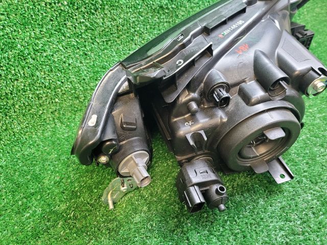 bontott MITSUBISHI L 200 Bal Fényszóró