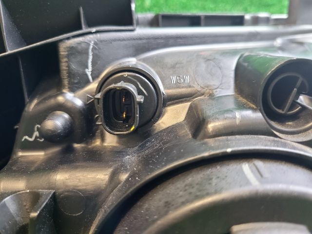 bontott MITSUBISHI L 200 Bal Fényszóró