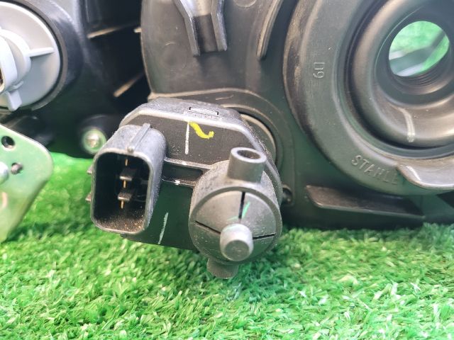 bontott MITSUBISHI L 200 Bal Fényszóró