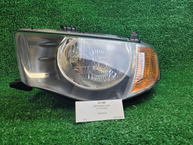 bontott MITSUBISHI L 200 Bal Fényszóró