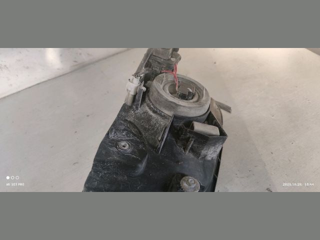 bontott MITSUBISHI L 200 Bal Fényszóró