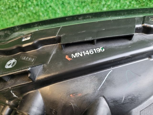 bontott MITSUBISHI L 200 Bal Fényszóró