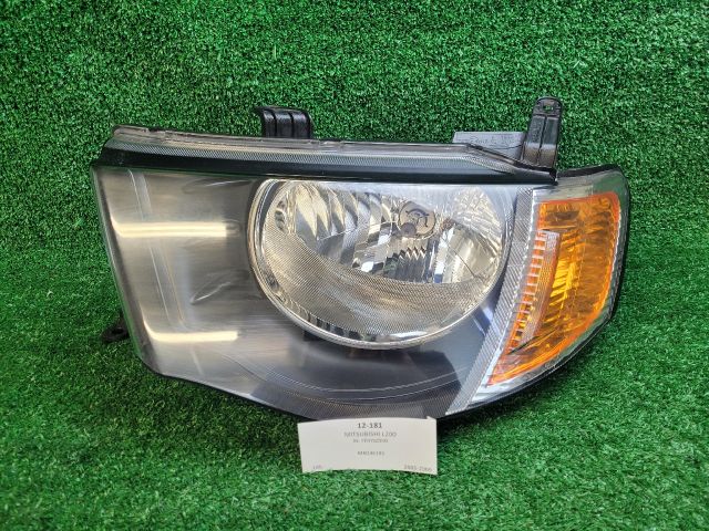 bontott MITSUBISHI L 200 Bal Fényszóró