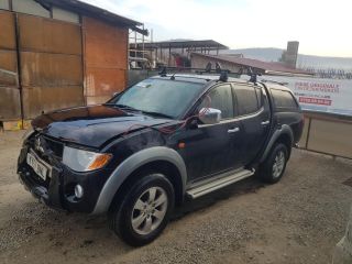 bontott MITSUBISHI L 200 Bal hátsó Ajtó (Üres lemez)