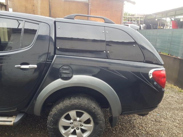 bontott MITSUBISHI L 200 Bal hátsó Ajtó (Üres lemez)