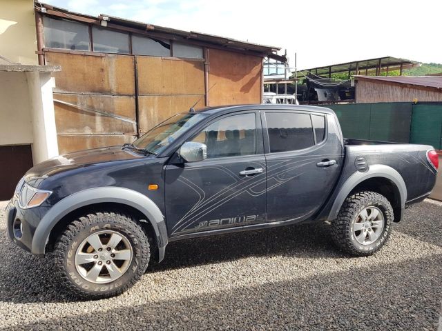 bontott MITSUBISHI L 200 Bal hátsó Ajtó (Üres lemez)