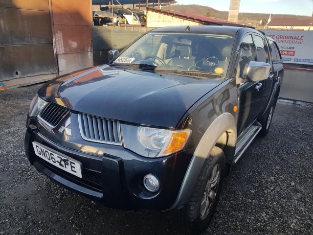 bontott MITSUBISHI L 200 Bal hátsó Ajtó (Üres lemez)
