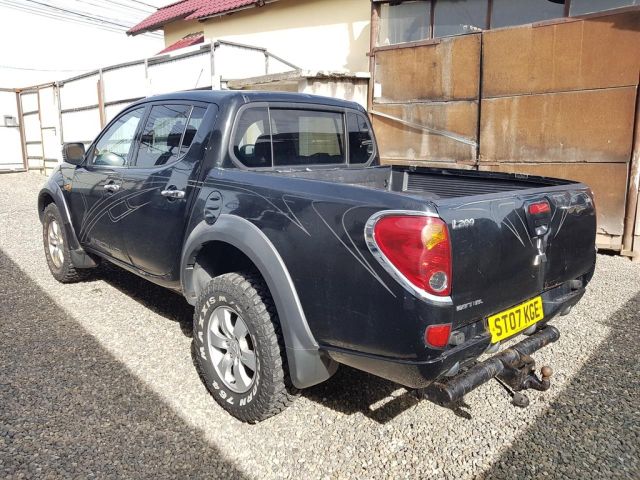 bontott MITSUBISHI L 200 Bal hátsó Ajtó (Üres lemez)