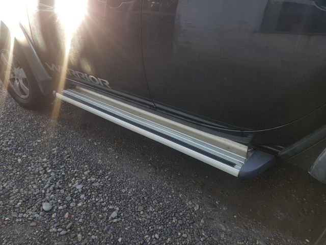 bontott MITSUBISHI L 200 Bal hátsó Ajtó (Üres lemez)