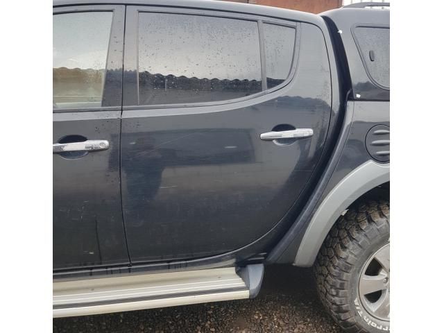 bontott MITSUBISHI L 200 Bal hátsó Ajtó (Üres lemez)