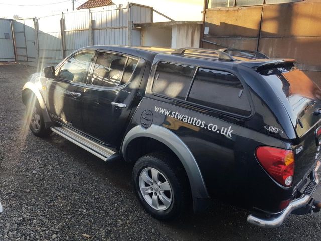 bontott MITSUBISHI L 200 Bal hátsó Ajtó (Üres lemez)