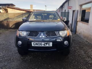 bontott MITSUBISHI L 200 Bal hátsó Ajtó (Üres lemez)