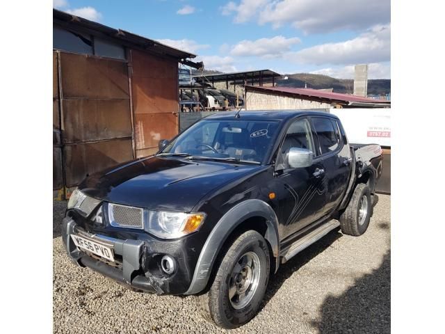 bontott MITSUBISHI L 200 Bal hátsó Ajtó (Üres lemez)