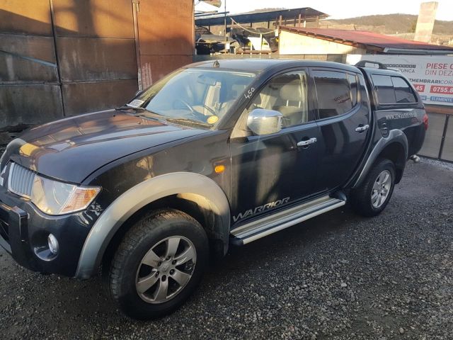 bontott MITSUBISHI L 200 Bal hátsó Ajtó (Üres lemez)