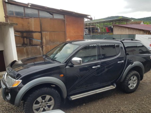 bontott MITSUBISHI L 200 Bal hátsó Ajtó (Üres lemez)