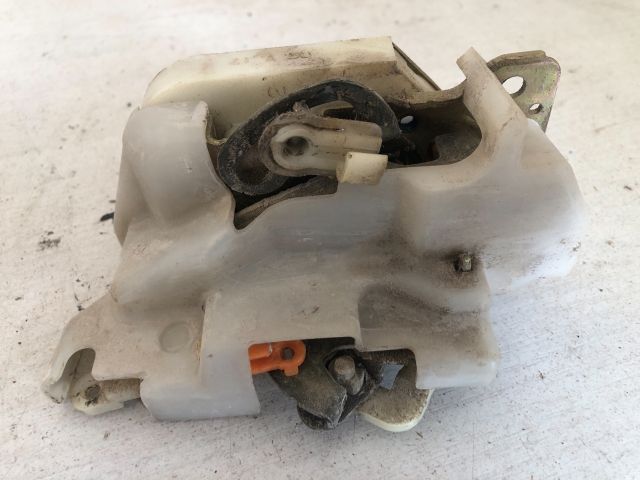 bontott MITSUBISHI L 200 Bal hátsó Ajtózár