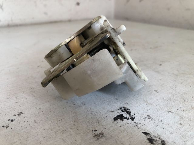 bontott MITSUBISHI L 200 Bal hátsó Ajtózár