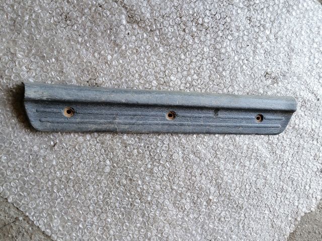 bontott MITSUBISHI L 200 Bal hátsó Belső Küszöb Burkolat