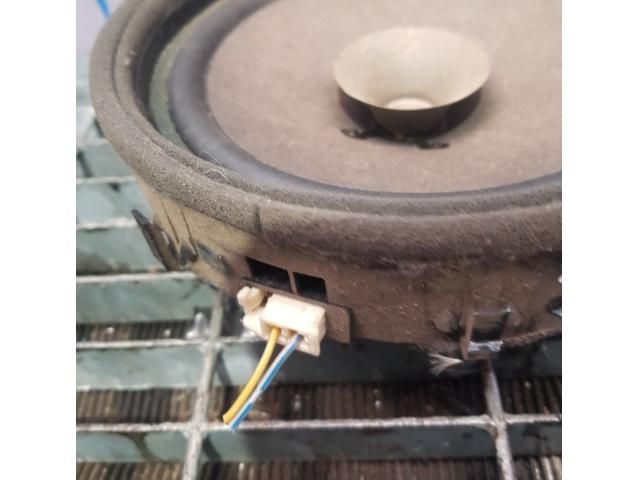 bontott MITSUBISHI L 200 Bal hátsó Hangszóró