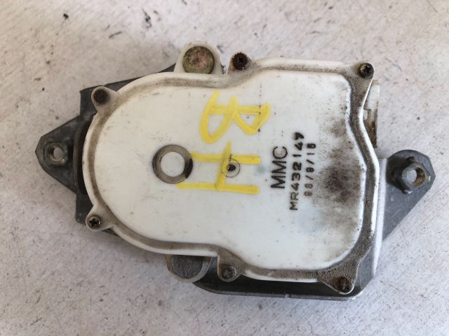 bontott MITSUBISHI L 200 Bal hátsó Központizár Motor