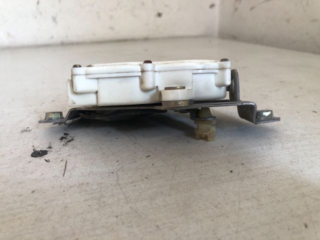 bontott MITSUBISHI L 200 Bal hátsó Központizár Motor