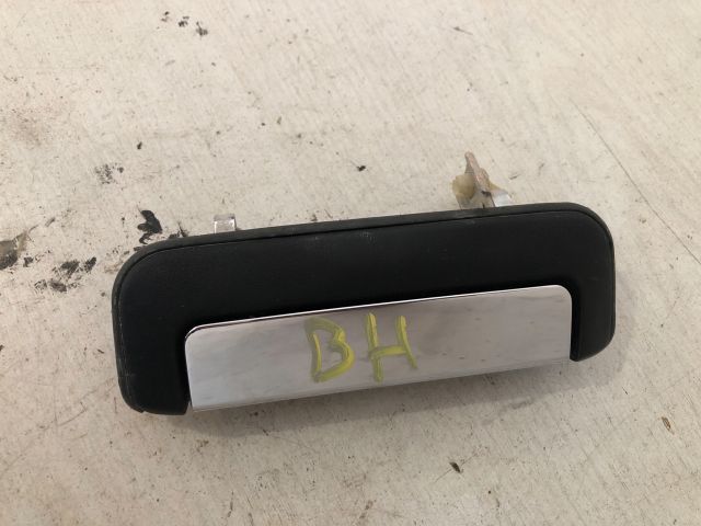 bontott MITSUBISHI L 200 Bal hátsó Külső Kilincs