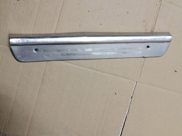 bontott MITSUBISHI L 200 Bal hátsó Küszöb Díszléc