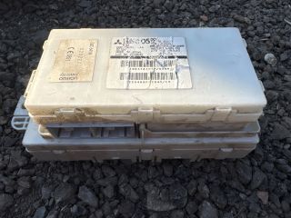 bontott MITSUBISHI L 200 Biztosítéktábla Utastér