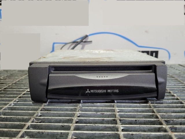 bontott MITSUBISHI L 200 CD / DVD Tár