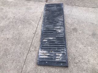 bontott MITSUBISHI L 200 Csomagtérajtó Kárpit