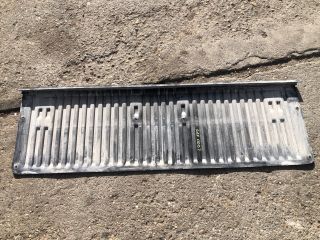 bontott MITSUBISHI L 200 Csomagtérajtó Kárpit