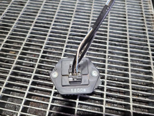 bontott MITSUBISHI L 200 Előtét Ellenállás Fűtőmotor