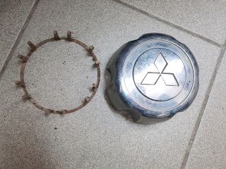 bontott MITSUBISHI L 200 Felniközép (1 db)