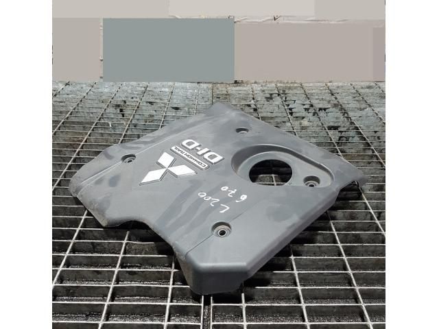 bontott MITSUBISHI L 200 Felső Hűtőburkolat