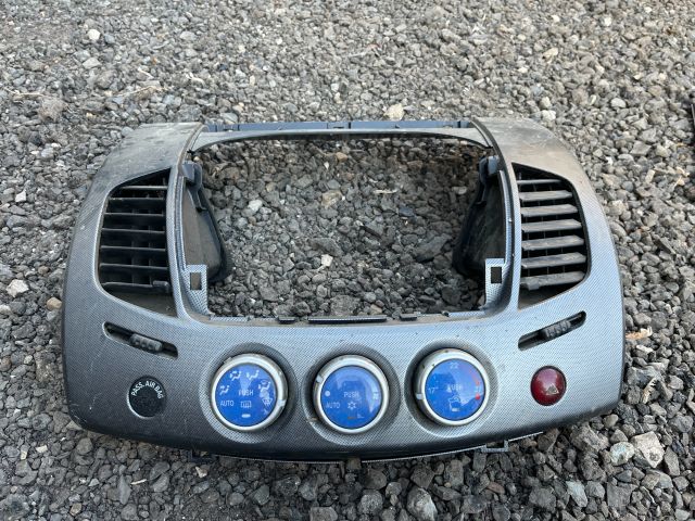 bontott MITSUBISHI L 200 Fűtéskapcsoló (manuális klímás)