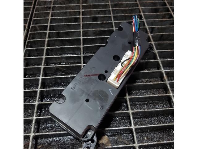 bontott MITSUBISHI L 200 Fűtéskapcsoló