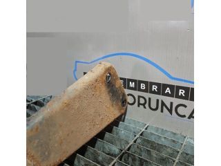 bontott MITSUBISHI L 200 Hátsó Lökhárító Merevítő (Fém)