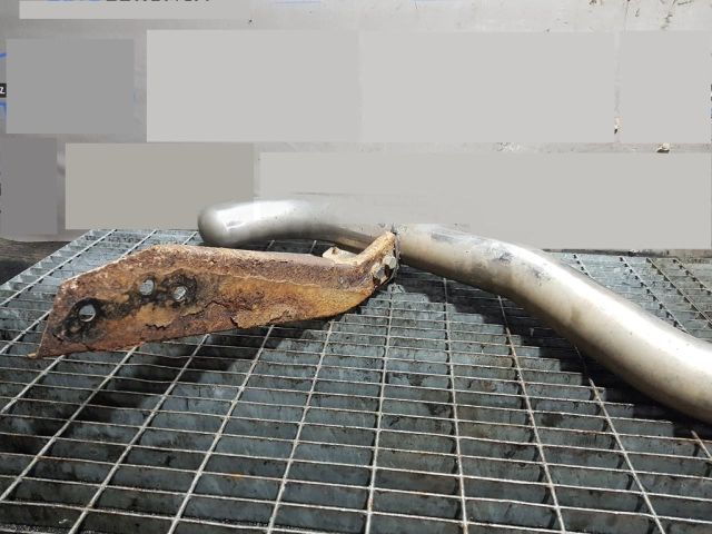 bontott MITSUBISHI L 200 Hátsó Lökhárító (Üresen)