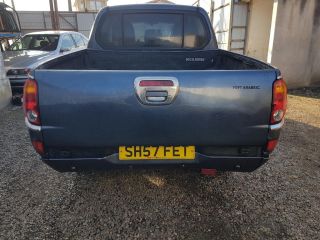 bontott MITSUBISHI L 200 Hátsó Lökhárító (Üresen)