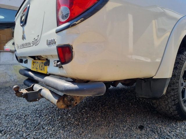 bontott MITSUBISHI L 200 Hátsó Lökhárító (Üresen)