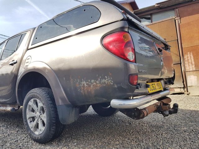 bontott MITSUBISHI L 200 Hátsó Lökhárító (Üresen)