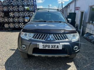 bontott MITSUBISHI L 200 Hátsó Sárvédő Gumi Pár