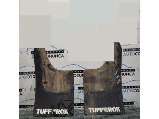 bontott MITSUBISHI L 200 Hátsó Sárvédő Gumi Pár